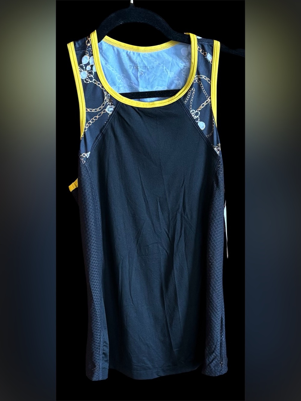 Sofibella Sleeveless Top in yellow and black